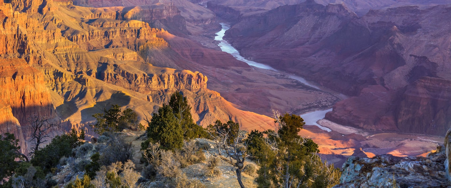 What Arizona city is closest to the Grand Canyon?